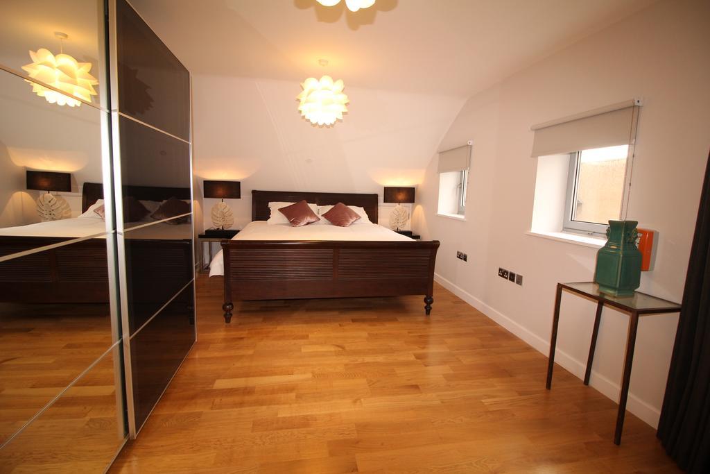 Lux Living Apartments - Roman House Cambridge  Exterior photo